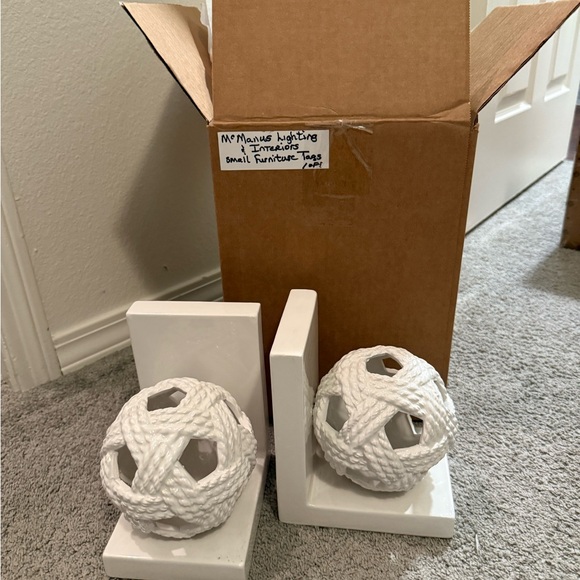 White Rope Knot Bookends - Picture 1 of 4